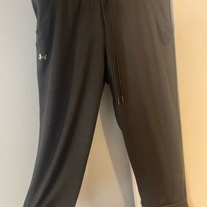 Under Amor cropped joggers